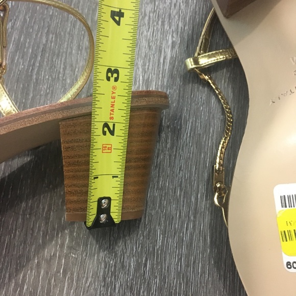 Women’s thong stacked heel sandal gold with blue - Picture 10 of 13